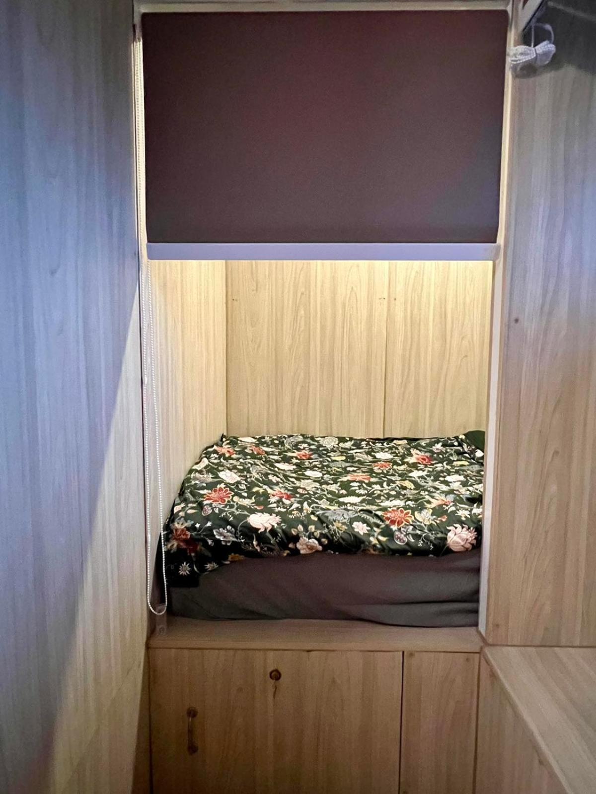 Comfy Crib Hostel 2 バンコク都 エクステリア 写真